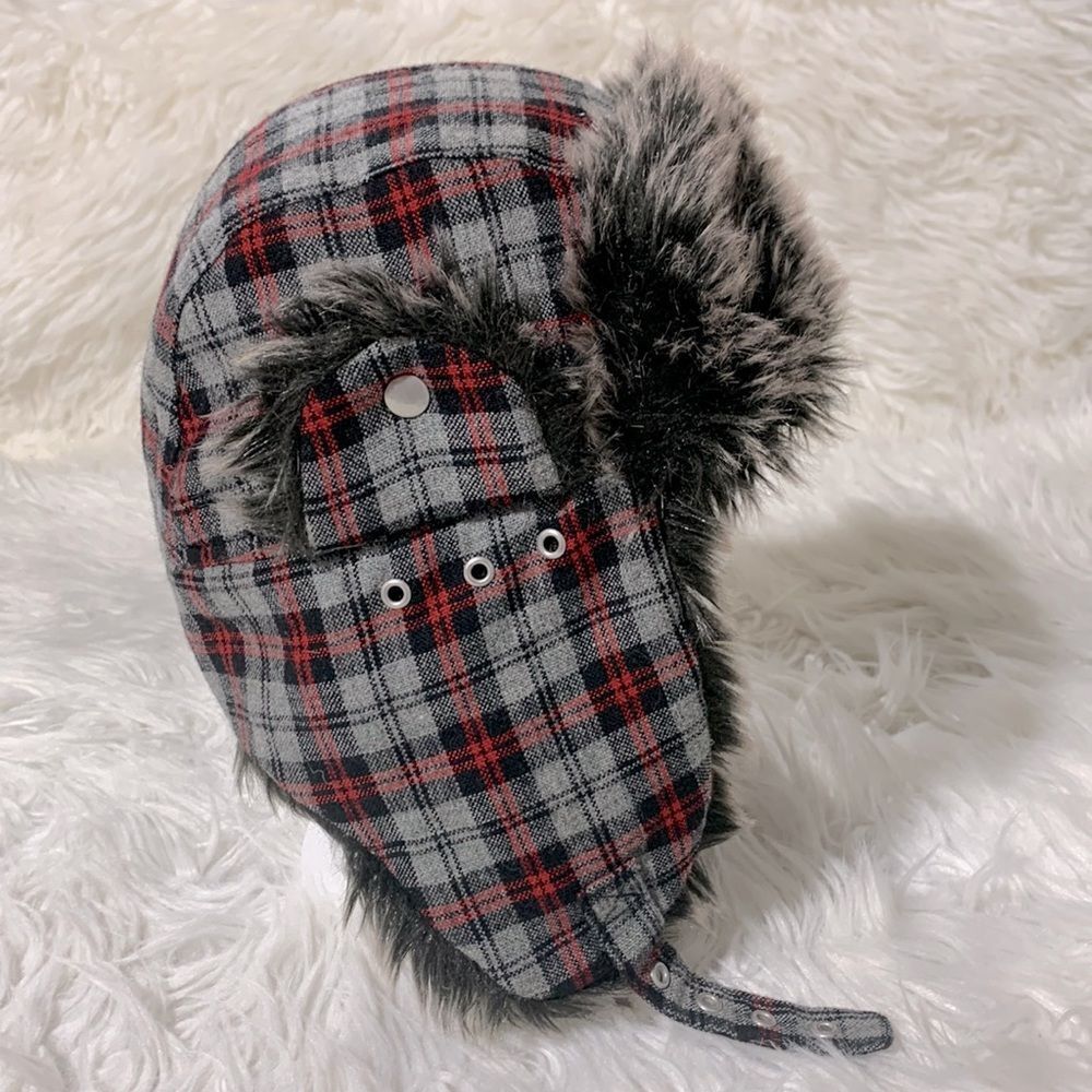 🟢3 for $20—-H&M Trapper hat faux fur trim plaid adj neck straps ear flaps